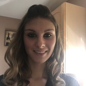 Meet your Posher, Kourtnie